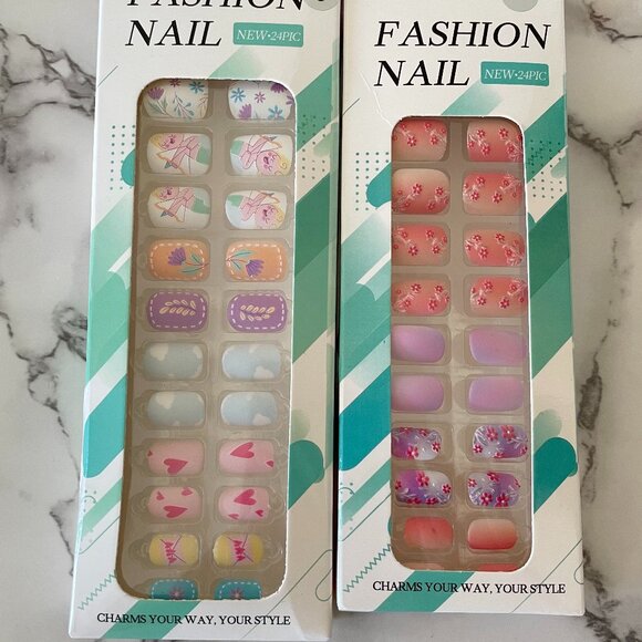 Short Press-On Nails Bundle - Picture 1 of 3